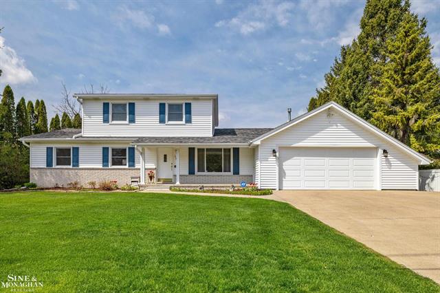 front view picture of 3869 Loton Dr, Fort Gratiot, MI. 48059