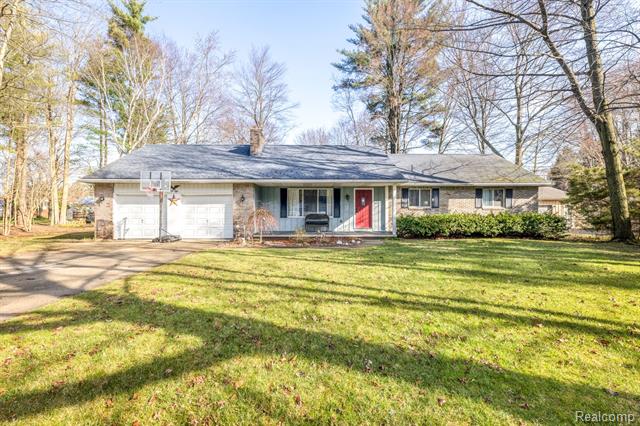 front view picture of 4050 Devonshire Rd, Fort Gratiot, MI. 48059