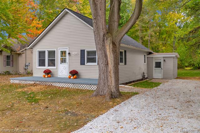 front view picture of 3932 Parker Rd, Fort Gratiot, MI. 48059