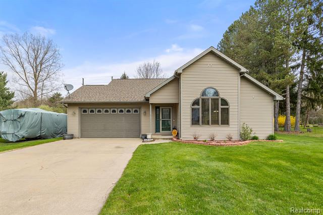 front view picture of 3894 Krafft Rd, Fort Gratiot, MI. 48059