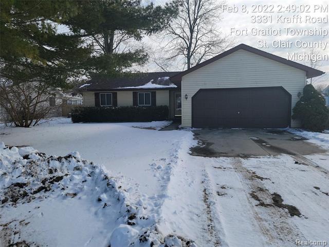 front view picture of 3331 Krafft Rd, Fort Gratiot, MI. 48059