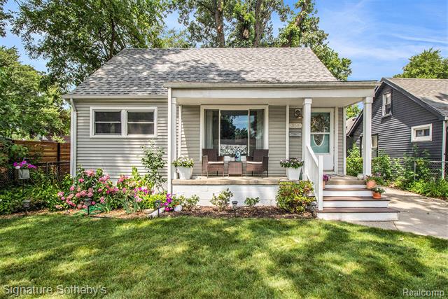 front view picture of 358 W Elza Ave, Hazel Park, MI. 48030