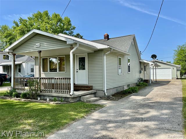front view picture of 4475 Fairway Dr, Fort Gratiot, MI. 48059