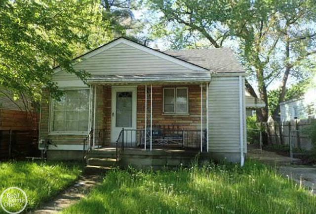 front view picture of 828 E Elza Ave, Hazel Park, MI. 48030