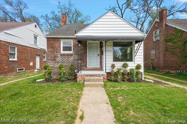 front view picture of 21392 Bethlawn Blvd, Ferndale, MI. 48220