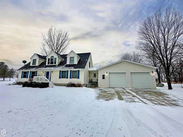 front view picture of 5495 Burton Rd, Capac, MI. 48014