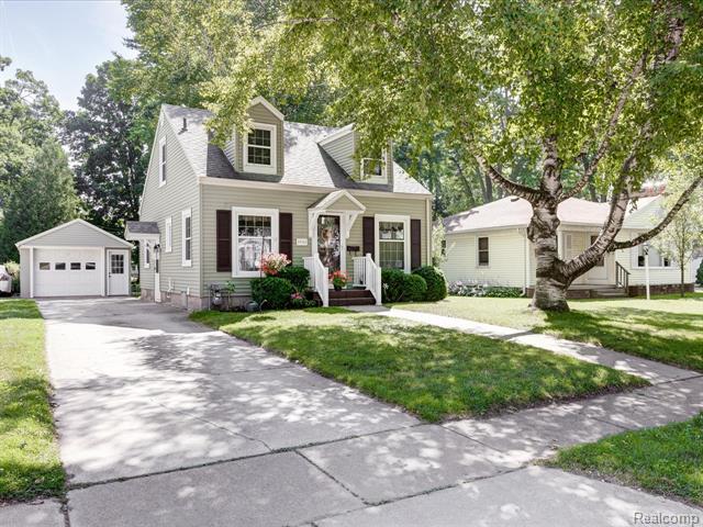 front view picture of 2910 Stone St, Port Huron, MI. 48060