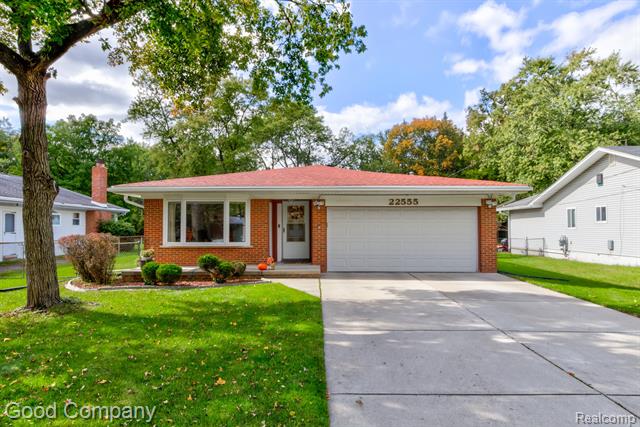 front view picture of 22555 Nancy Ave, Southfield, MI. 48033