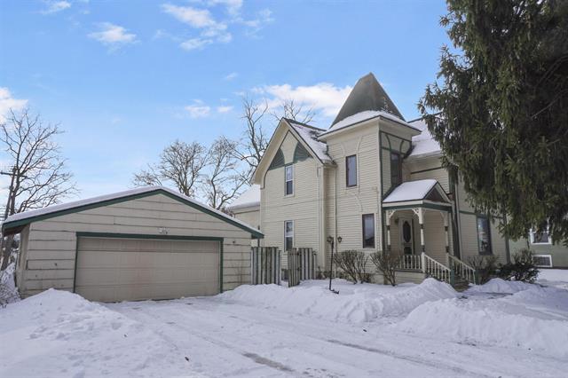 front view picture of 406 N Main St, Capac, MI. 48014