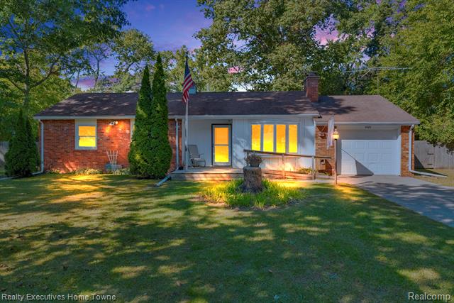front view picture of 4929 Forman Dr, Fort Gratiot, MI. 48059