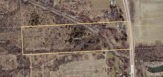 front view picture of 5489 Emmett Rd, Emmett, MI. 48022