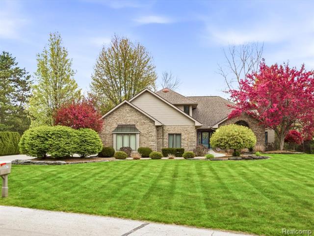 front view picture of 2837 Shorewood Blvd, Fort Gratiot, MI. 48059