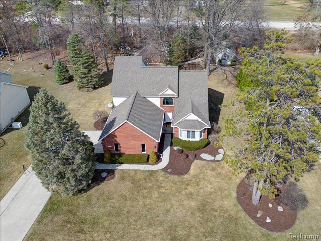 front view picture of 3316 Shorewood Ave, Fort Gratiot, MI. 48059