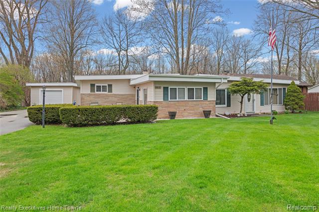 front view picture of 3368 Clyde Dr, Fort Gratiot, MI. 48059