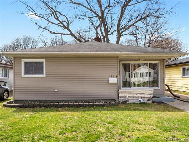 front view picture of 1122 E Maxlow Ave, Hazel Park, MI. 48030