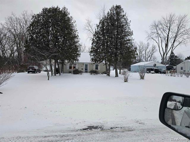 front view picture of 3821 Myrtle Rd, Fort Gratiot, MI. 48059