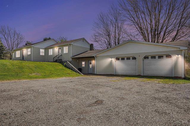 front view picture of 11965 Speaker Rd, Yale, MI. 48097