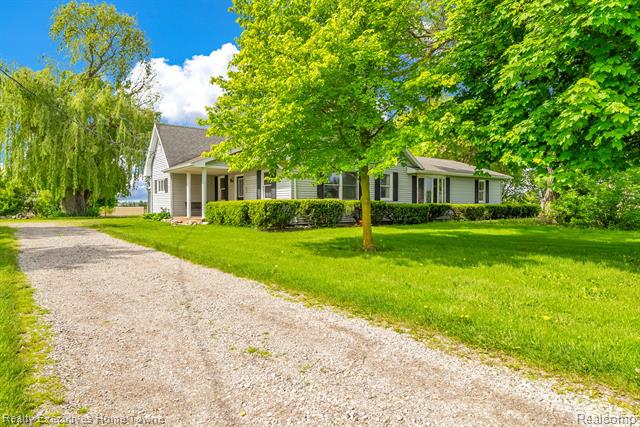 front view picture of 5061 Burtch Rd, Jeddo, MI. 48032