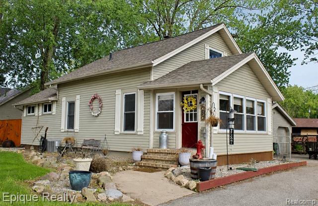 front view picture of 12 Mc Coll Ave, Yale, MI. 48097