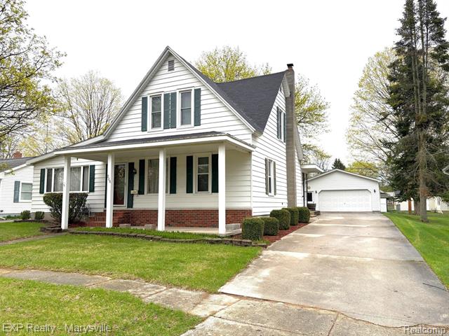 front view picture of 206 Spring St, Yale, MI. 48097