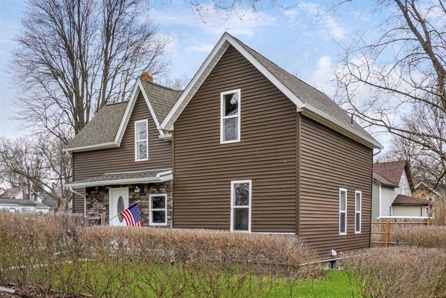 front view picture of 212 S Kennefic St, Yale, MI. 48097