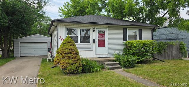 front view picture of 30 W Maxlow Ave, Hazel Park, MI. 48030