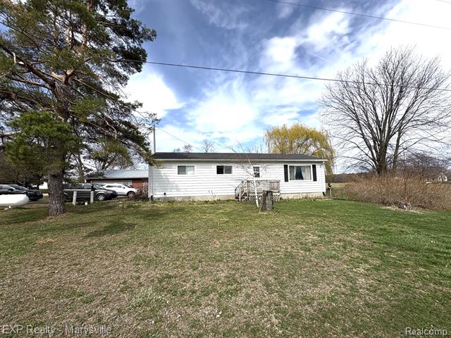 front view picture of 12470 Yale Rd, Yale, MI. 48097