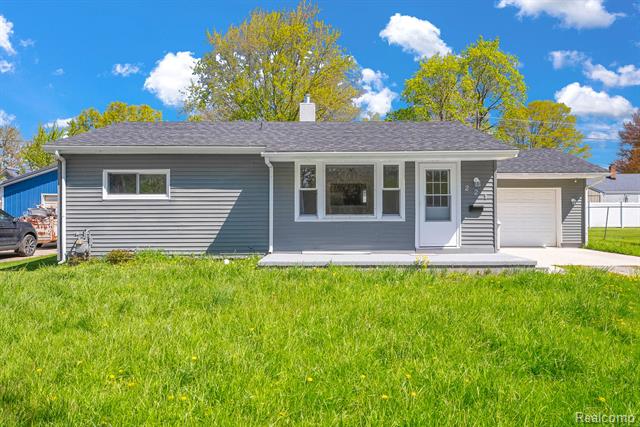 front view picture of 221 Guy St, Yale, MI. 48097