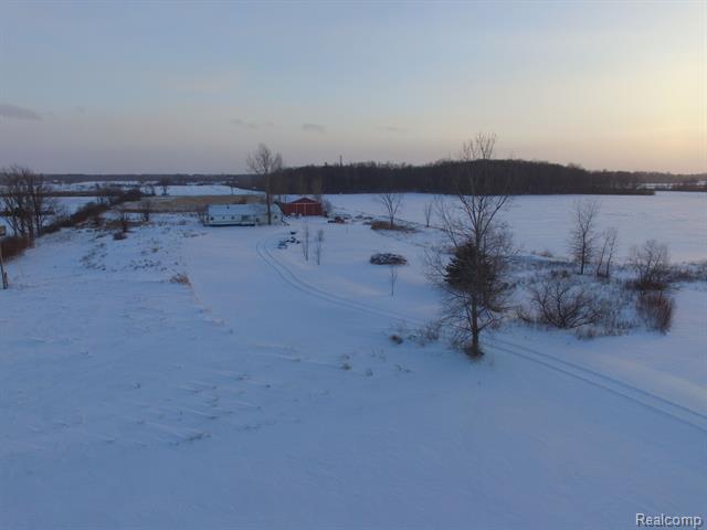 front view picture of 8637 Yale Rd, Avoca, MI. 48006