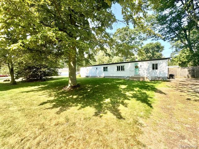 front view picture of 3840 Beech Rd, Fort Gratiot, MI. 48059