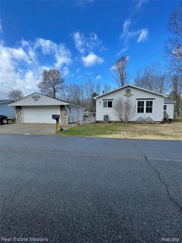 front view picture of 3835 Maple Rd, Fort Gratiot, MI. 48059