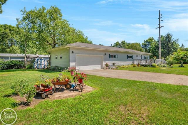 front view picture of 3756 Pine St, Fort Gratiot, MI. 48059