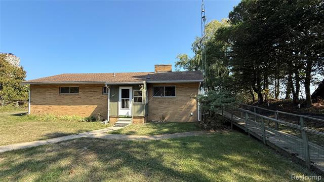 front view picture of 8340 Lakeshore Rd, Fort Gratiot, MI. 48059