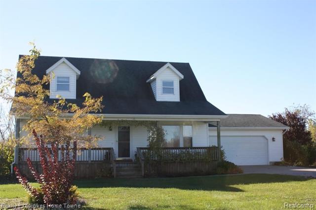 front view picture of 4683 Jeddo Rd, Fort Gratiot, MI. 48059