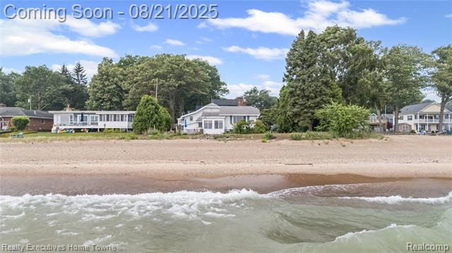 front view picture of 2969 Woodland Dr, Fort Gratiot, MI. 48059