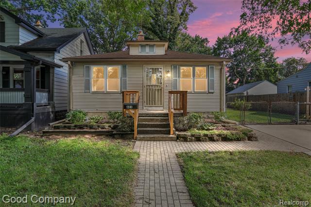 front view picture of 603 E Maxlow Ave, Hazel Park, MI. 48030