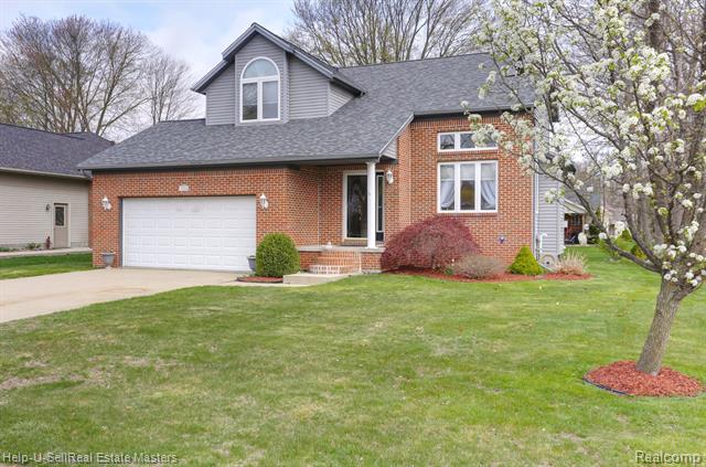front view picture of 3802 Cedar St, Fort Gratiot, MI. 48059