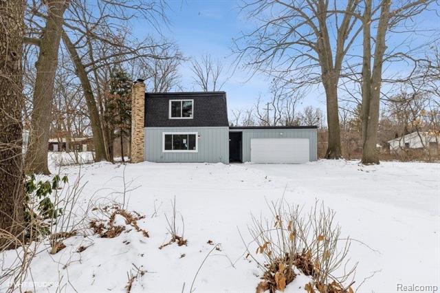 front view picture of 2635 Grace Rd, Fort Gratiot, MI. 48059