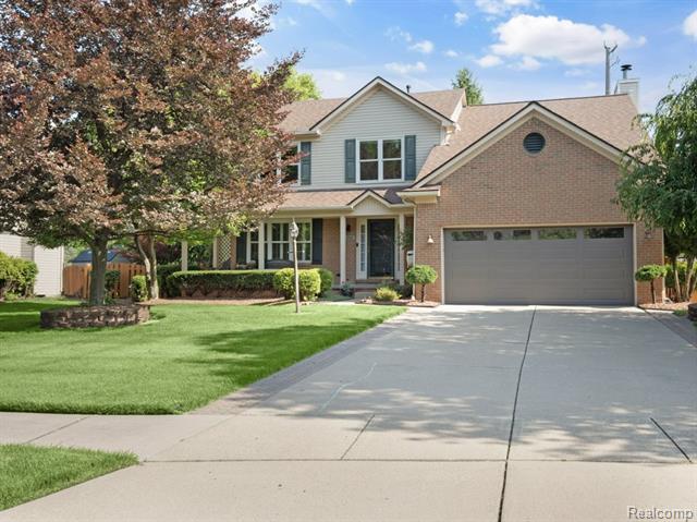 front view picture of 42688 Preswick Ct, Belleville, MI. 48111