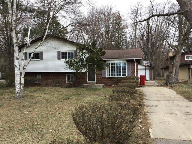 front view picture of 20072 Woodburn Dr, Southfield, MI. 48075