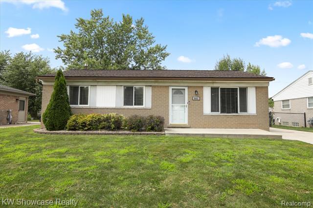 front view picture of 9952 Kennedy St, Belleville, MI. 48111