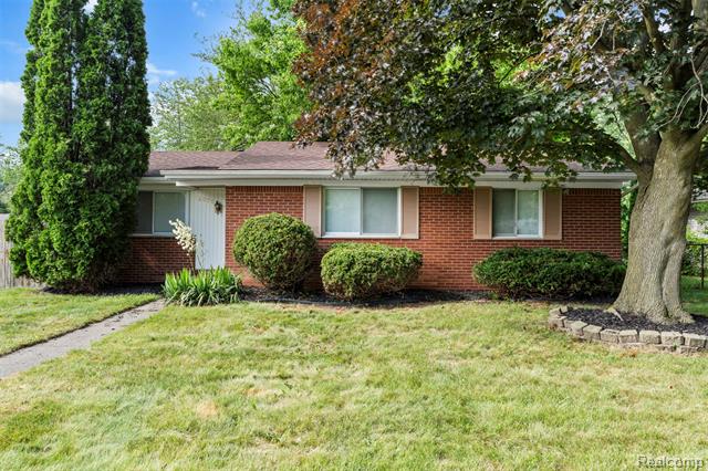 front view picture of 42078 Arthur St, Belleville, MI. 48111