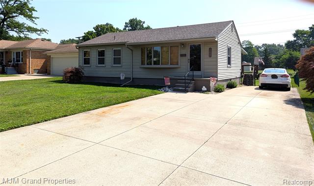 front view picture of 11061 Elmview, Romulus, MI. 48174