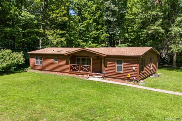 front view picture of 38130 Herman, Romulus, MI. 48174
