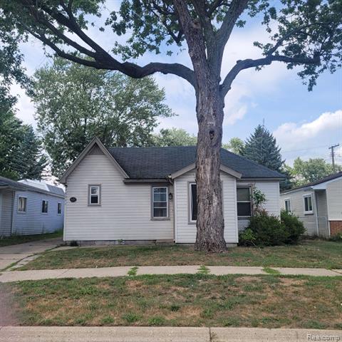 front view picture of 28020 Long, Livonia, MI. 48152