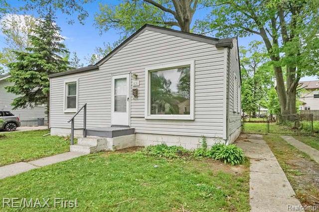 front view picture of 1631 Channing St, Ferndale, MI. 48220