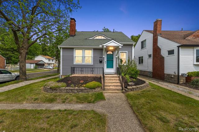 front view picture of 854 Pinecrest Dr, Ferndale, MI. 48220