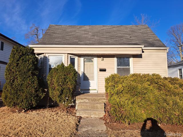 front view picture of 20491 Kinloch, Redford, MI. 48240