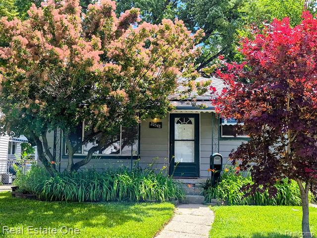 front view picture of 20548 Poinciana, Redford, MI. 48240