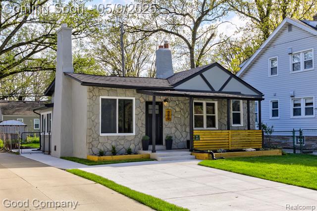 front view picture of 380 Wordsworth St, Ferndale, MI. 48220